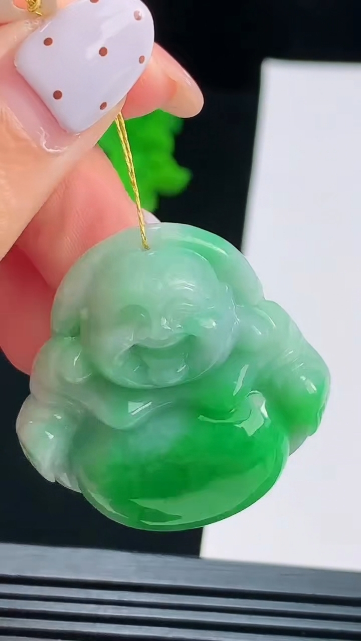 天然A货翡翠佛公吊坠，尺寸33.6-34.5-10.6 重量:20.34g
8月17日