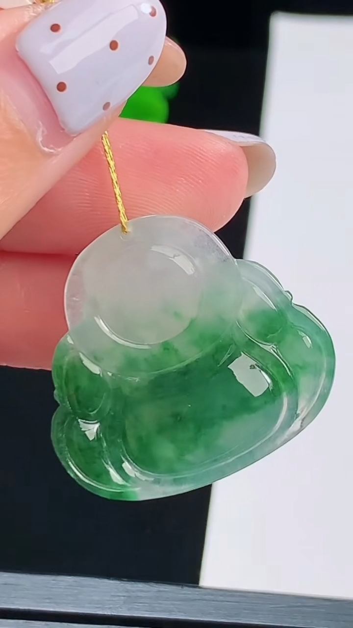 天然A货翡翠佛公吊坠，尺寸26-28-6 重量:6.51g
8月17日
