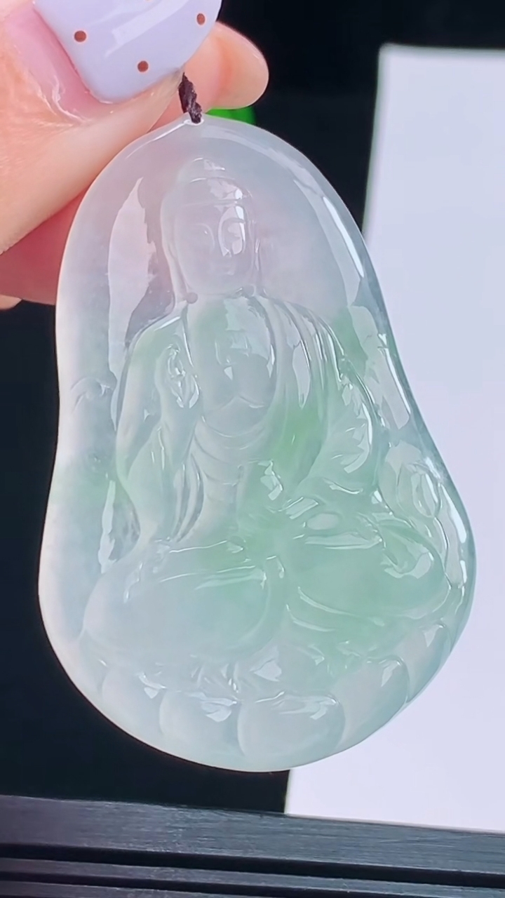 天然A货翡翠阿弥陀佛吊坠，尺寸50.6-33-5.8 重量:18.03g
8月17日
