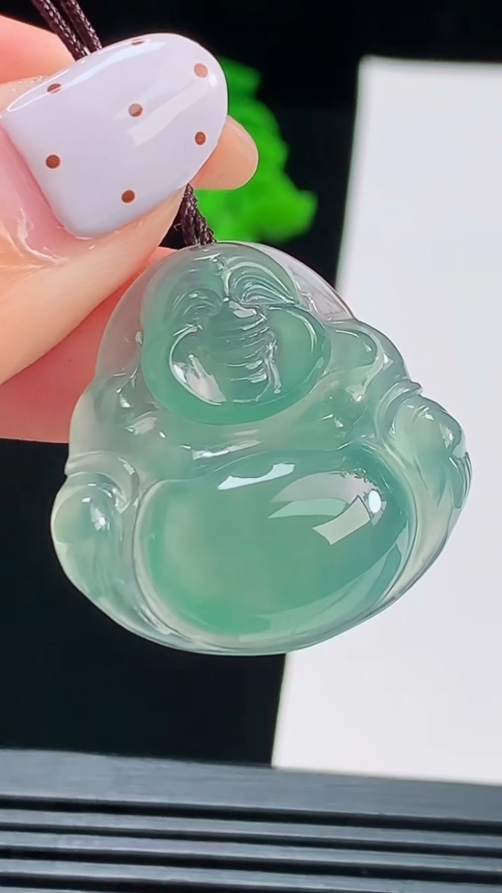 天然A货翡翠佛公吊坠，尺寸27-27.5-6.2 重量:6.78g
8月17日