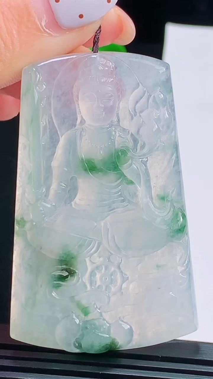 天然A货翡翠种飘花虚空藏菩萨吊坠，尺寸57-36-5.8 重量:27.49g
8月17日