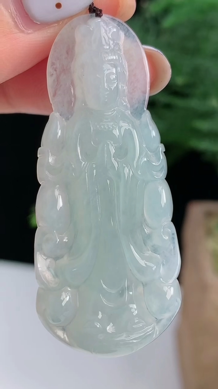 天然A货翡翠观音菩萨吊坠，尺寸51-22-4.8 重量:9.85g
8月17日
