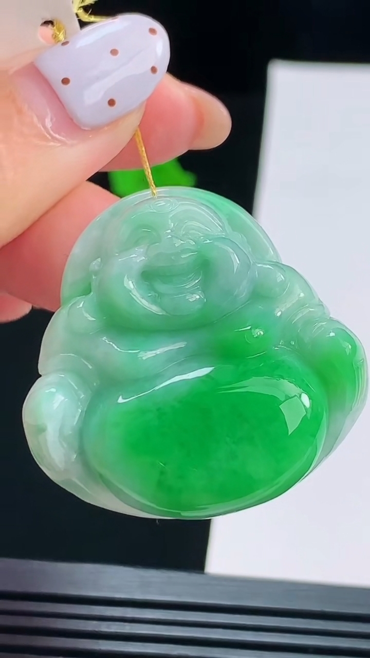 天然A货翡翠佛公吊坠，尺寸33.6-34.5-10.6 重量:20.34g
8月17日
