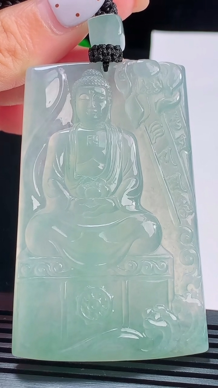 天然A货翡翠大日如来佛吊坠，尺寸69.2-44.5-6.3 重量:57.40g
8月17日