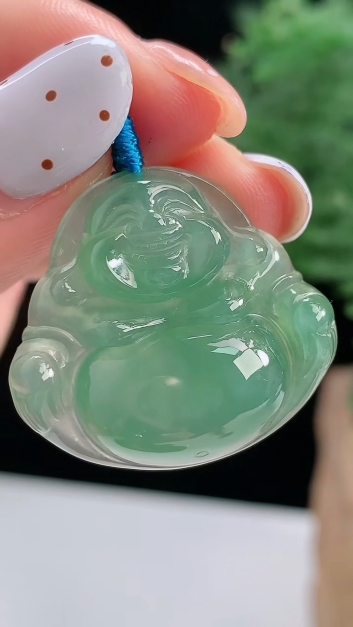 天然A货翡翠佛公吊坠，尺寸25-27-6.2 重量:6.62g
8月17日
