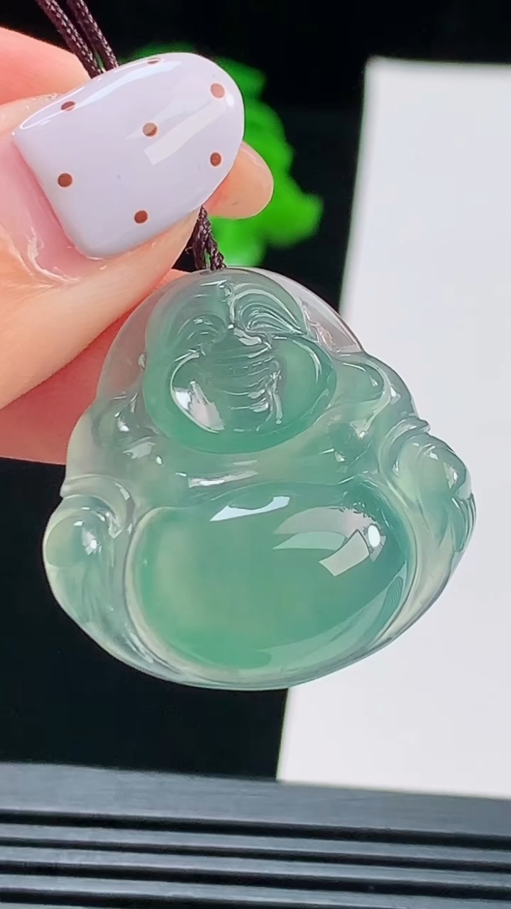 天然A货翡翠佛公吊坠，尺寸27-27.5-6.2 重量:6.78g
8月18日