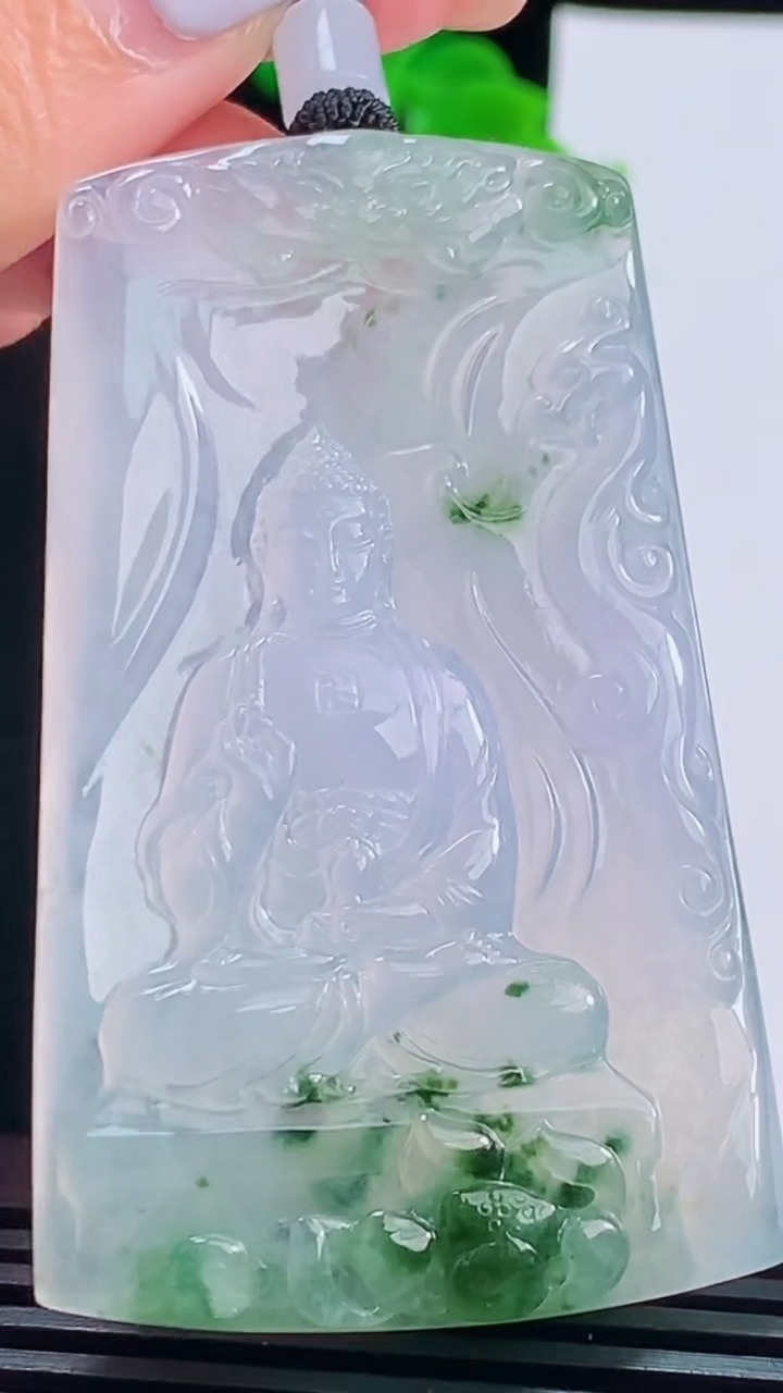 天然A货翡翠种飘花阿弥陀佛吊坠，尺寸63-39-5.5 重量:35.53g
8月19日