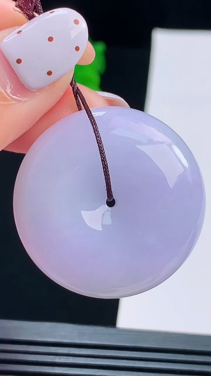 天然A货翡翠紫罗兰平安扣吊坠，尺寸32.5-8.8 重量:20.11g
8月19日