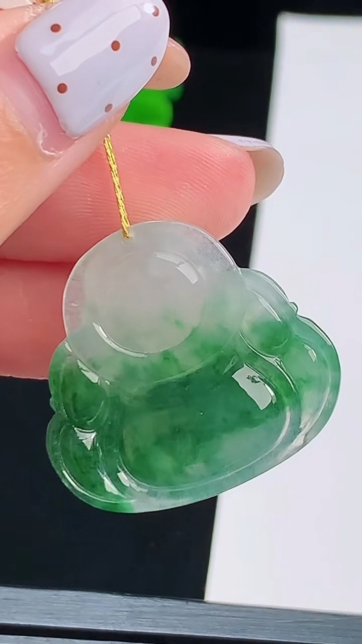 天然A货翡翠佛公吊坠，尺寸26-28-6 重量:6.51g
8月19日