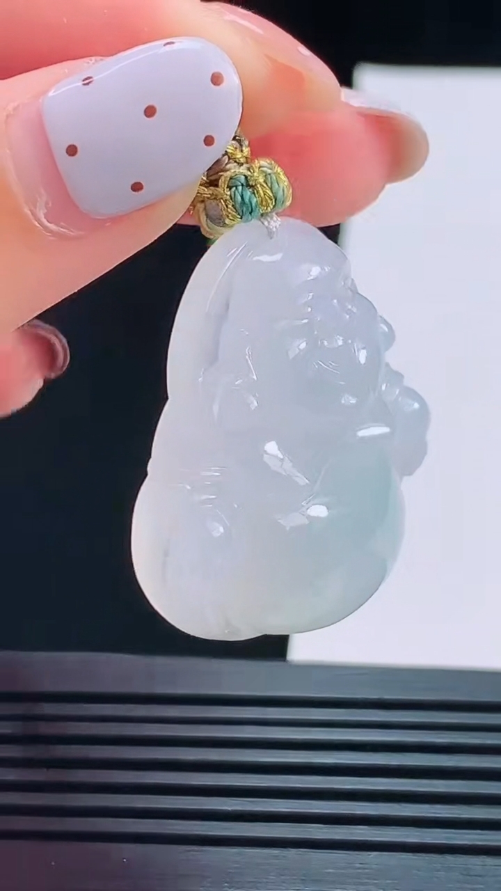 天然A货翡翠佛公吊坠，尺寸32.5-34-10 重量:17.22g
8月19日