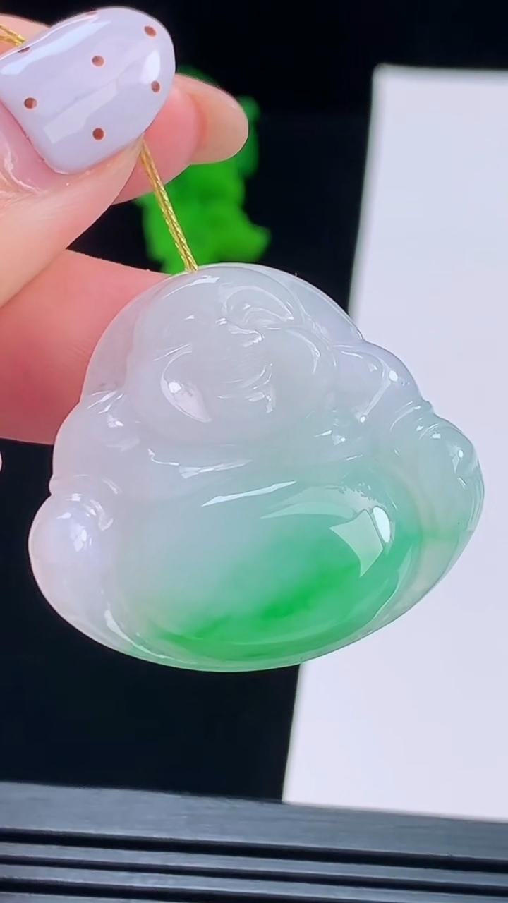 天然A货翡翠佛公吊坠，尺寸28.5-32-6 重量:8.86g
8月19日