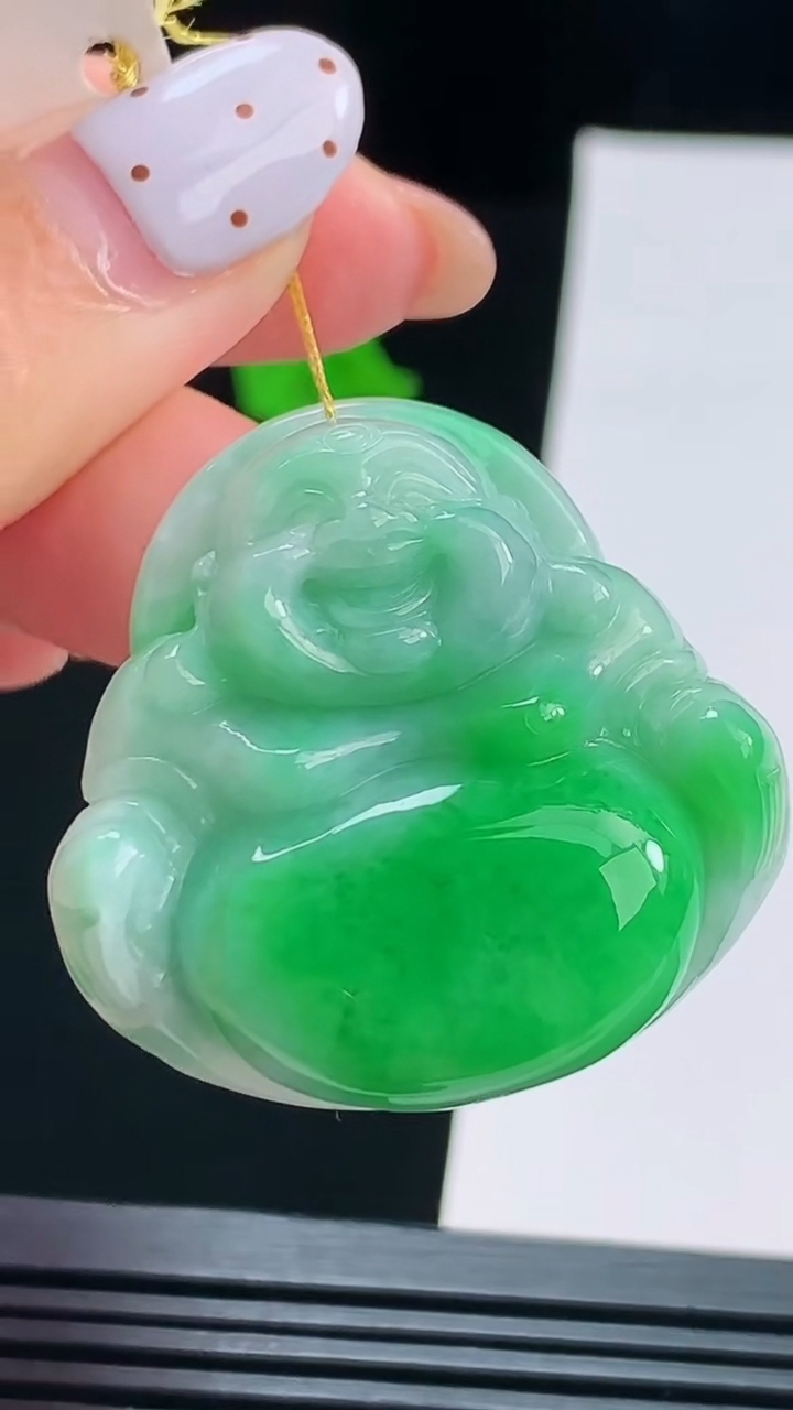 天然A货翡翠佛公吊坠，尺寸33.6-34.5-10.6 重量:20.34g
8月19日