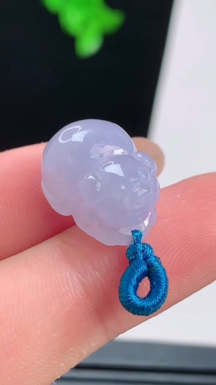 天然A货翡翠紫罗兰生肖猪吊坠，尺寸16-12-9 重量:3.81g
8月20日