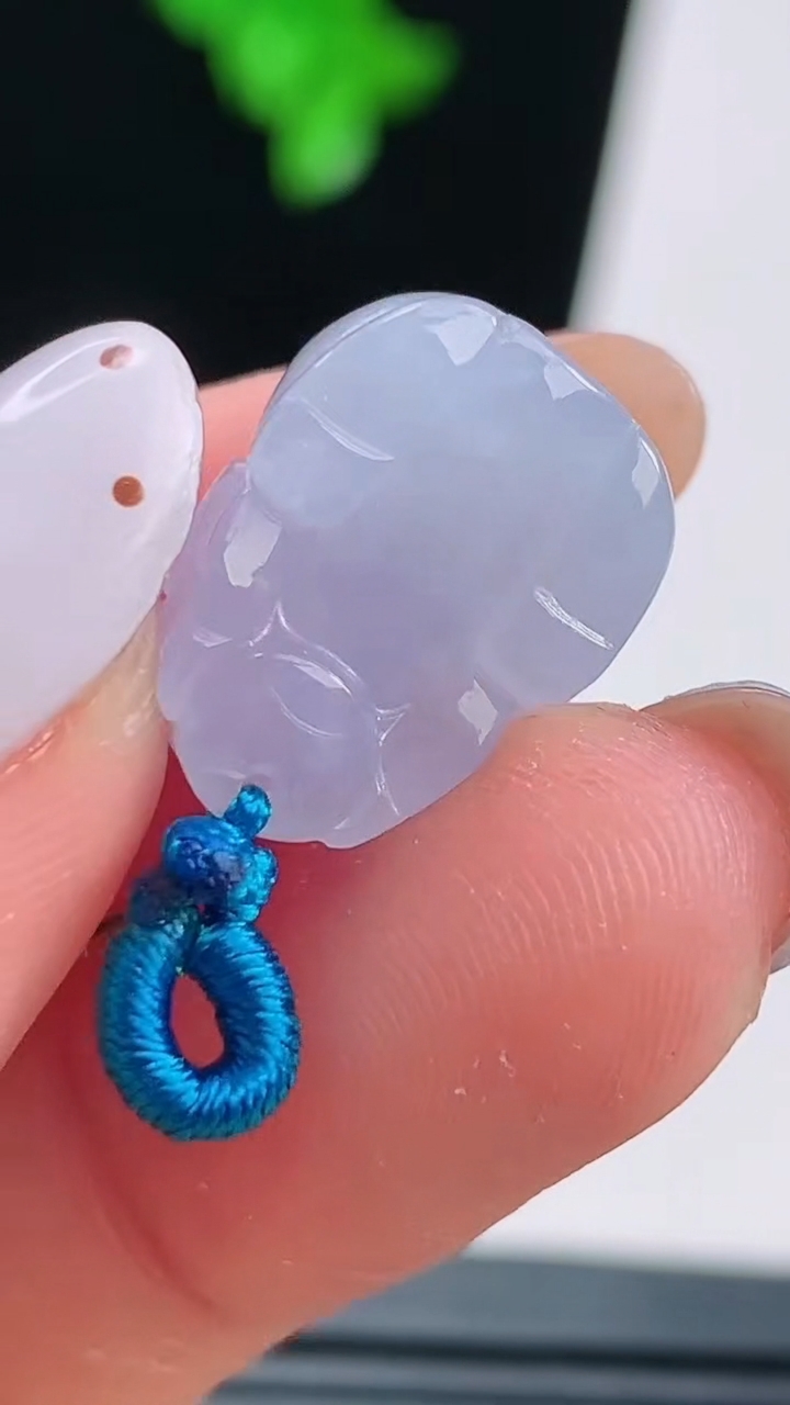 天然A货翡翠紫罗兰生肖猪吊坠，尺寸16-12-9 重量:3.81g
8月20日