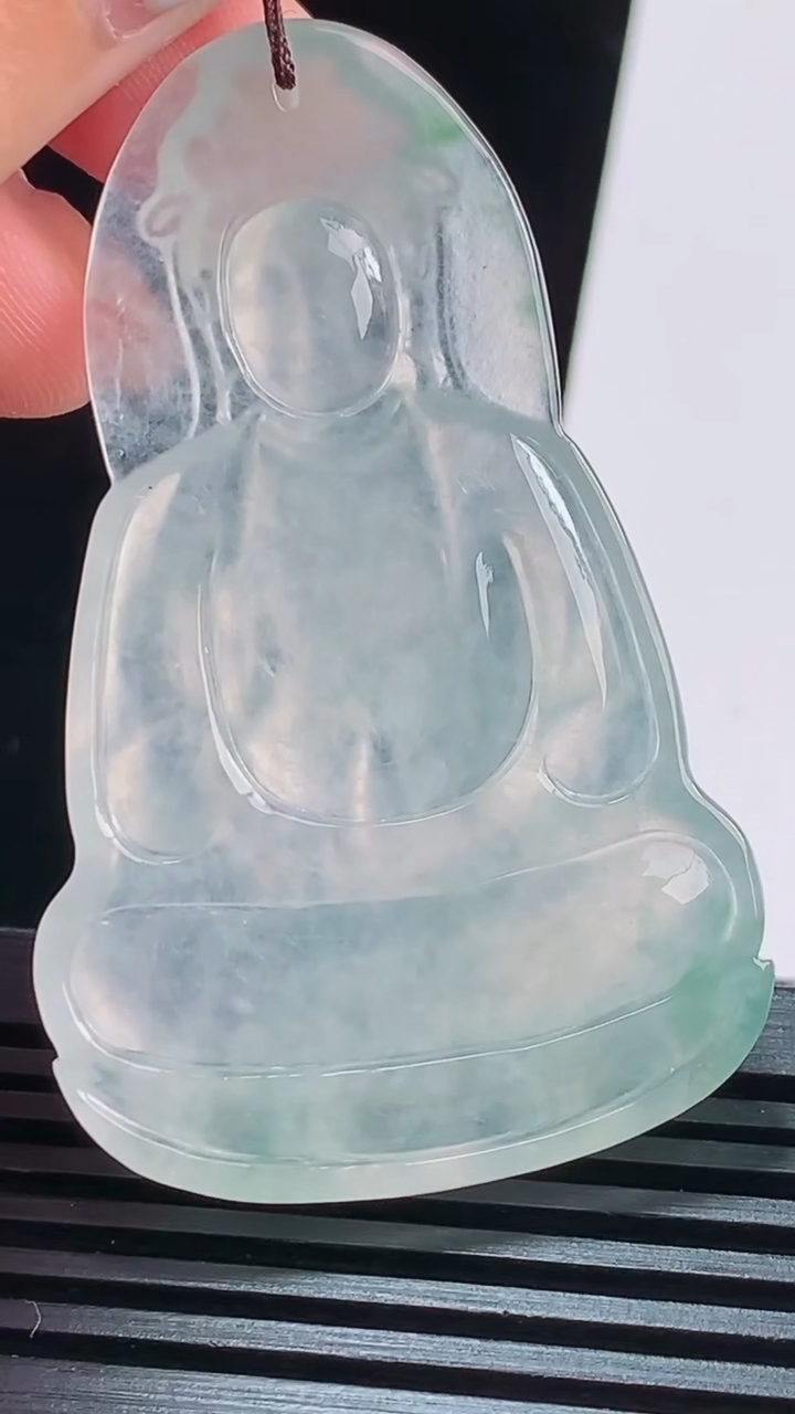 天然A货翡翠冰种飘花素衣观音吊坠，尺寸56.6-35-5.8 重量:21.35g
8月20日