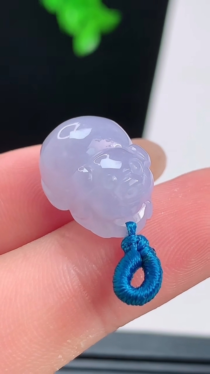 天然A货翡翠紫罗兰生肖猪吊坠，尺寸16-12-9 重量:3.81g
8月20日