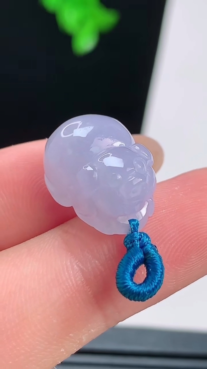 天然A货翡翠紫罗兰生肖猪吊坠，尺寸16-12-9 重量:3.81g
8月20日