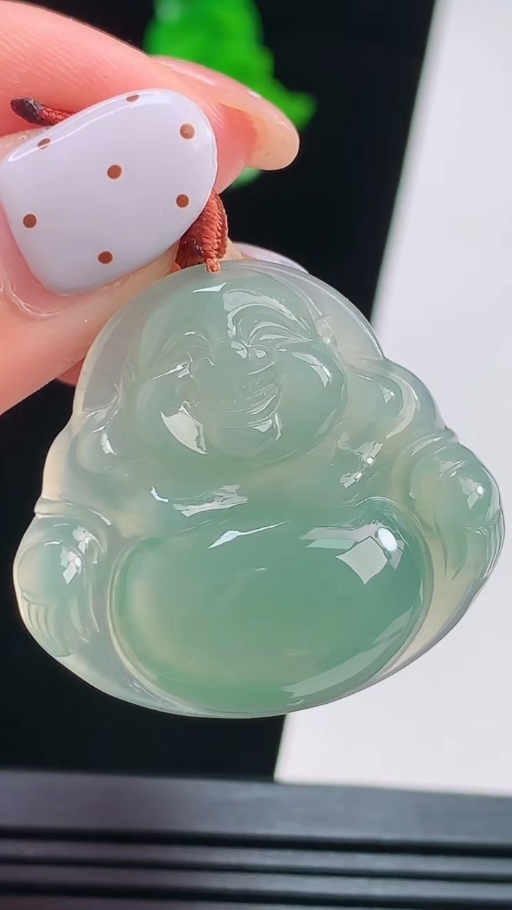天然A货翡翠佛公吊坠，尺寸29.5-32.5-5.2 重量:8.12g
8月21日