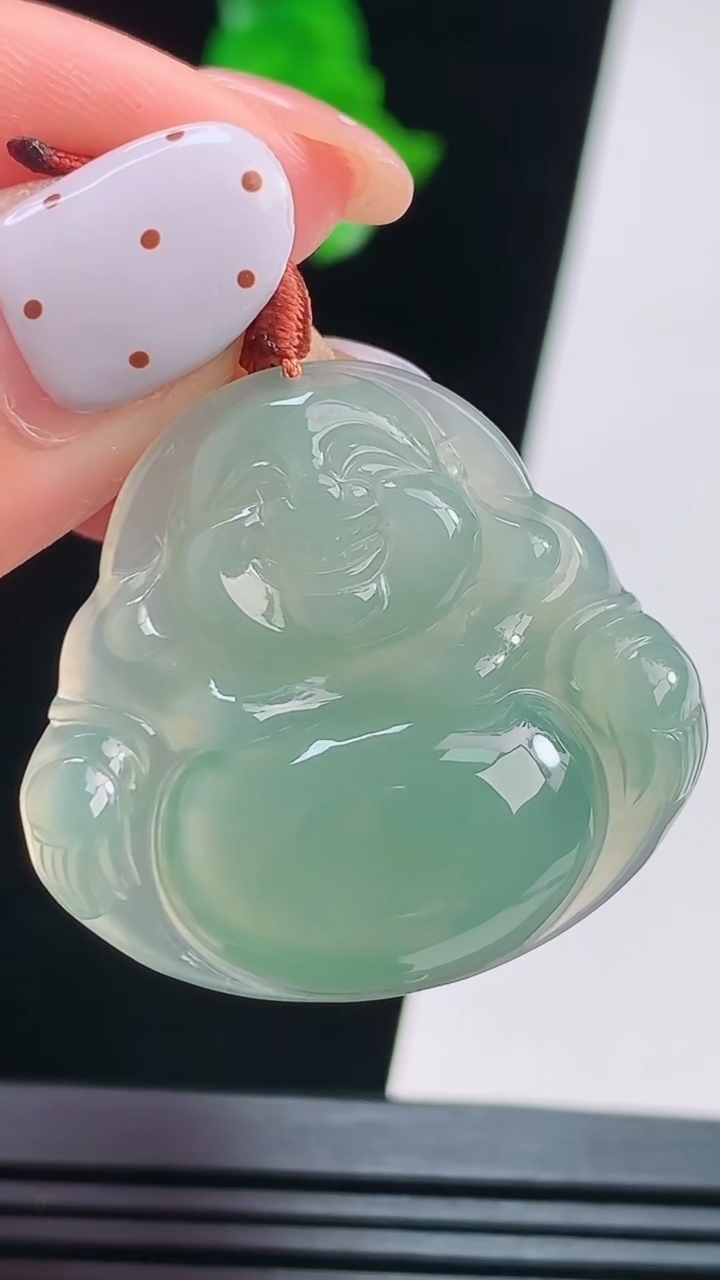 天然A货翡翠佛公吊坠，尺寸29.5-32.5-5.2 重量:8.12g
8月21日