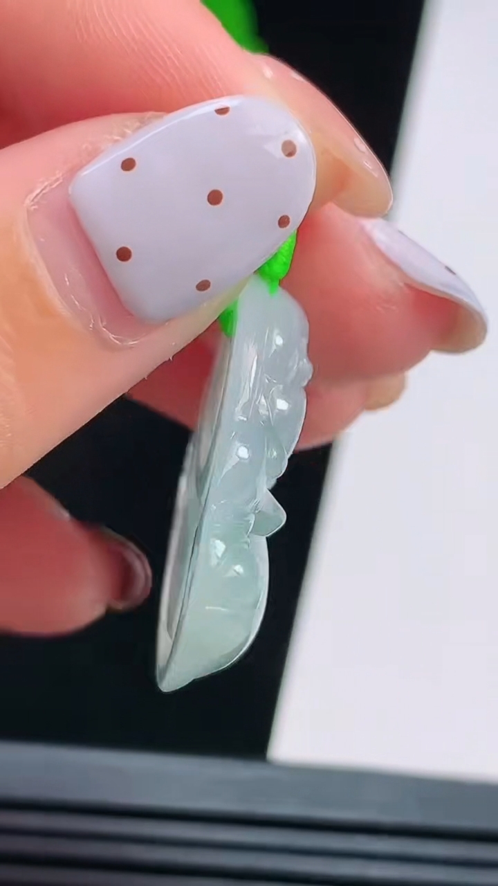 天然A货翡翠飘花佛公吊坠，尺寸27-30.5-5.8 重量:7.22g
8月21日