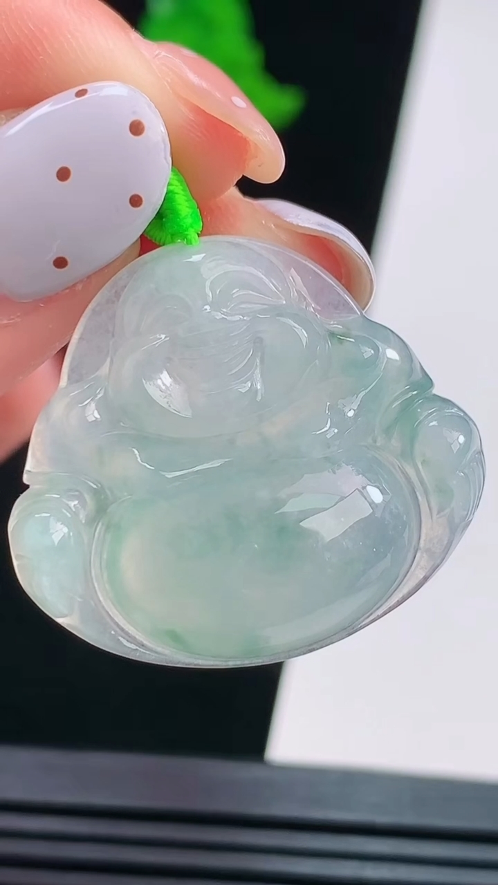 天然A货翡翠飘花佛公吊坠，尺寸27-30.5-5.8 重量:7.22g
8月21日