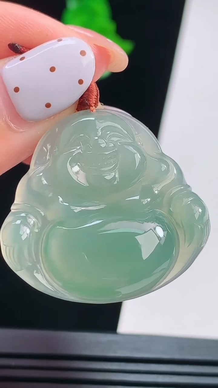 天然A货翡翠佛公吊坠，尺寸29.5-32.5-5.2 重量:8.12g
8月21日