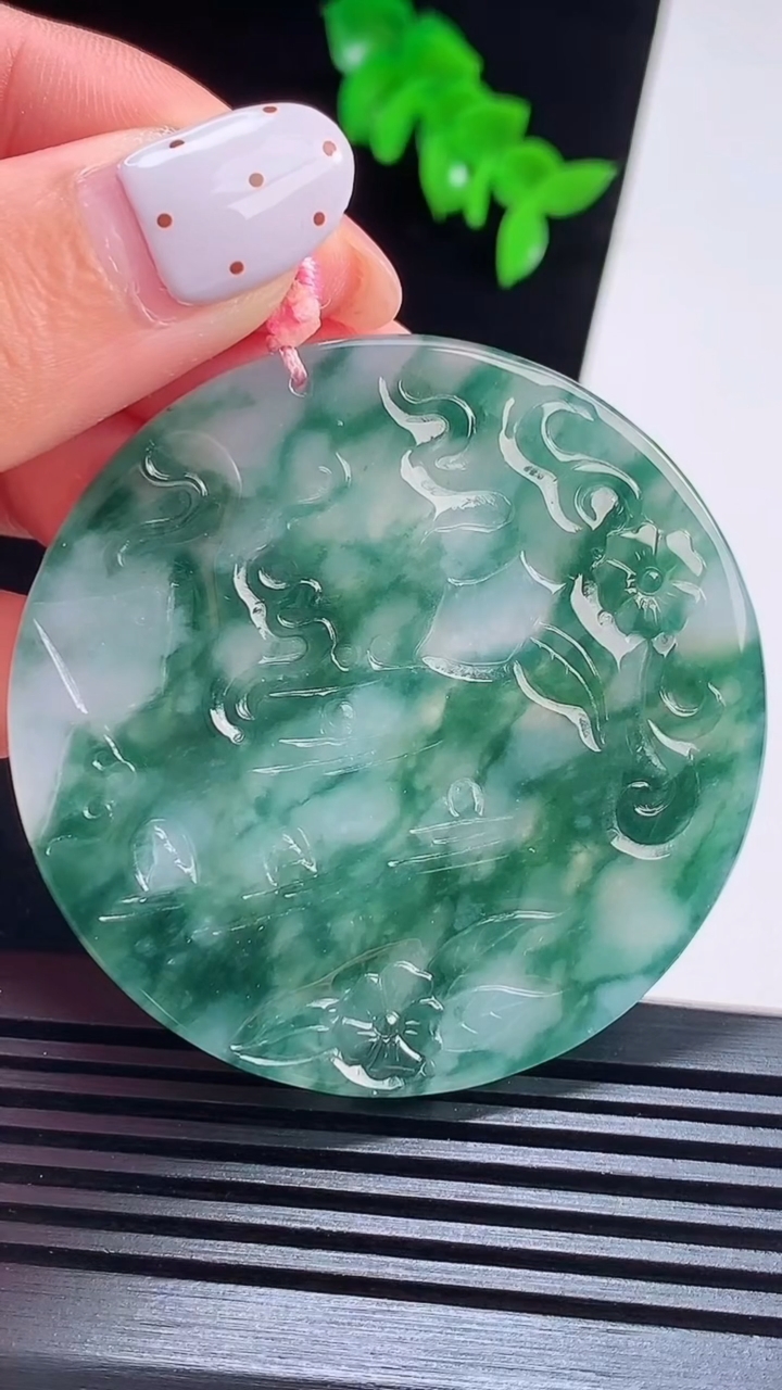 天然A货翡翠飘花齐天大圣孙悟空吊坠，尺寸51-5.5，重量:31.84g
8月21日