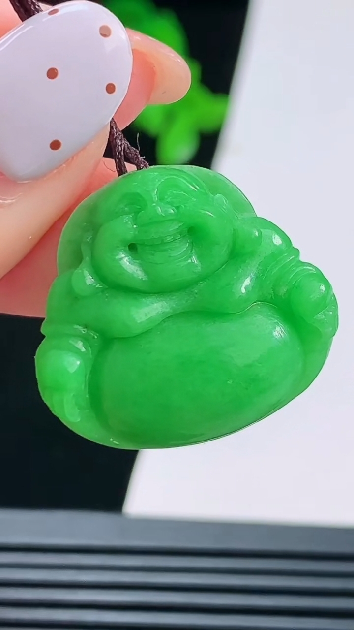 天然A货翡翠佛公吊坠，尺寸22.5-25-5.5 重量:4.40g
8月22日