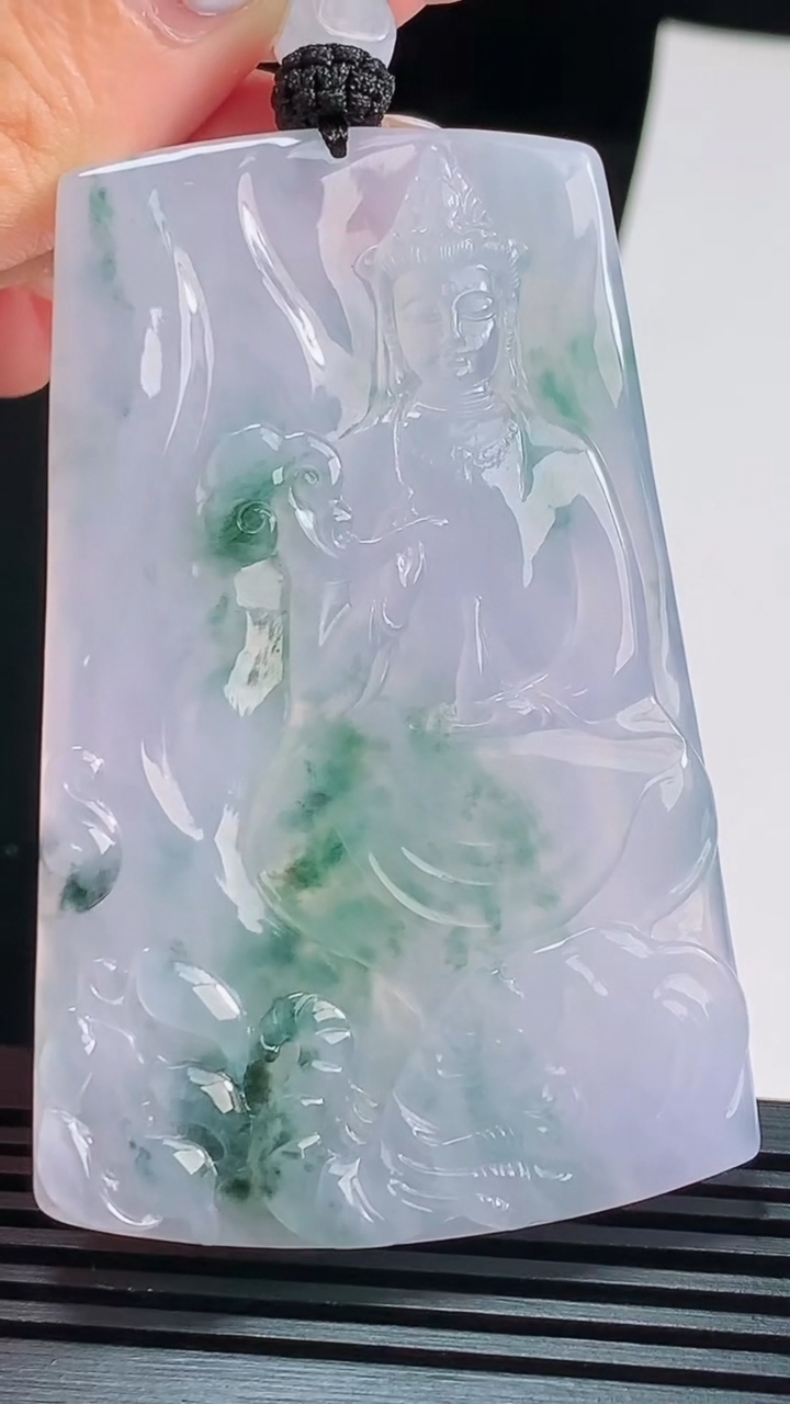 天然A货翡翠种紫罗兰 飘花普贤菩萨吊坠，尺寸69.6-45-5.8，重量:45.35g
8月22日