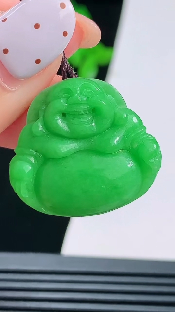 天然A货翡翠佛公吊坠，尺寸22.5-25-5.5 重量:4.40g
8月22日