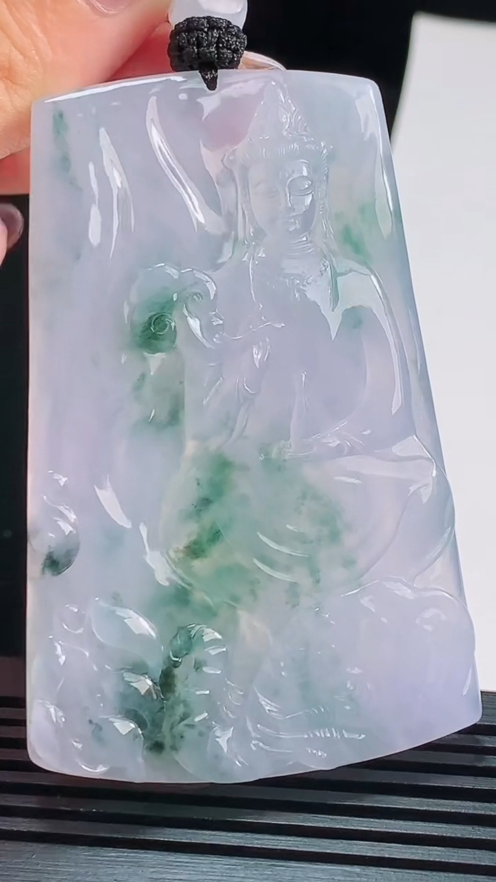 天然A货翡翠种紫罗兰 飘花普贤菩萨吊坠，尺寸69.6-45-5.8，重量:45.35g
8月22日