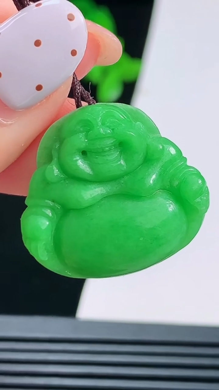 天然A货翡翠佛公吊坠，尺寸22.5-25-5.5 重量:4.40g
8月22日