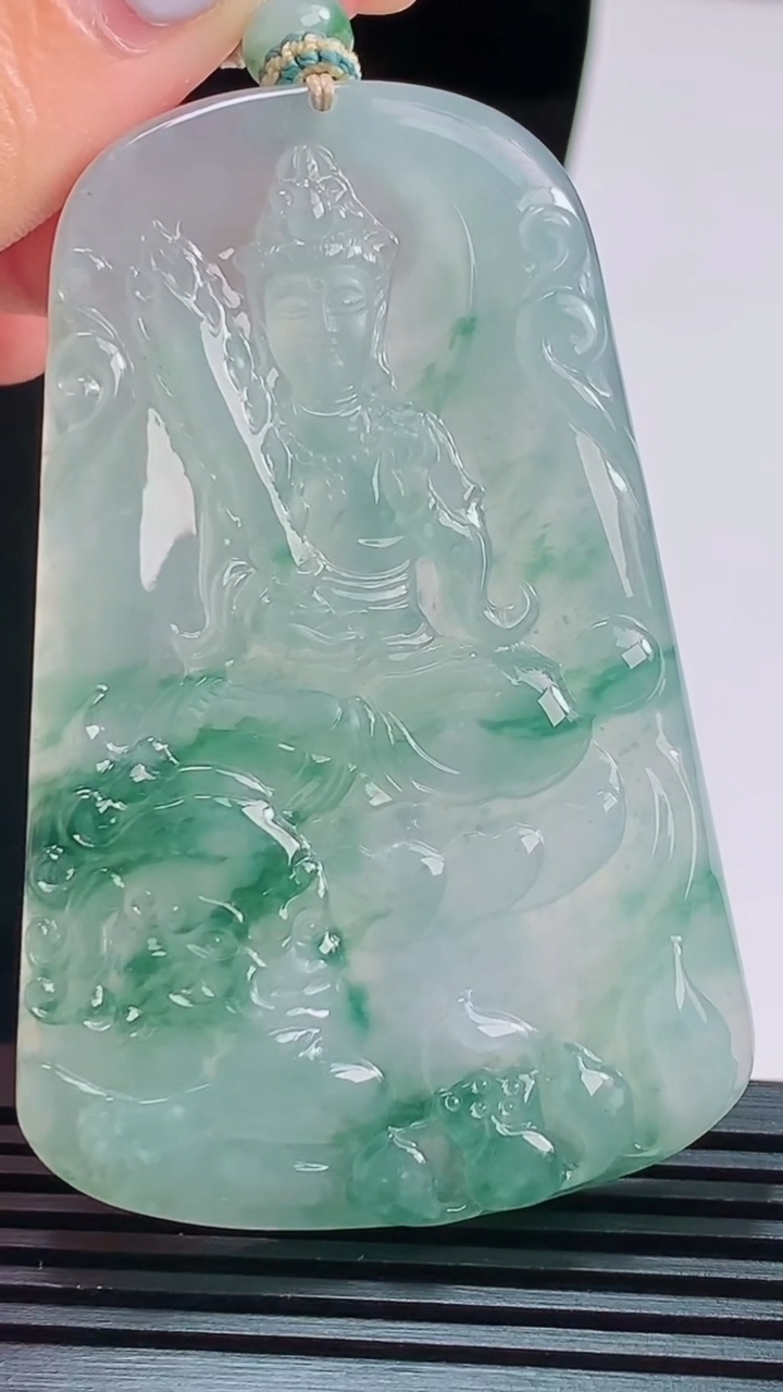 天然A货翡翠种飘花文殊菩萨吊坠，尺寸69-44.5-5.8 重量:46.09g
8月22日