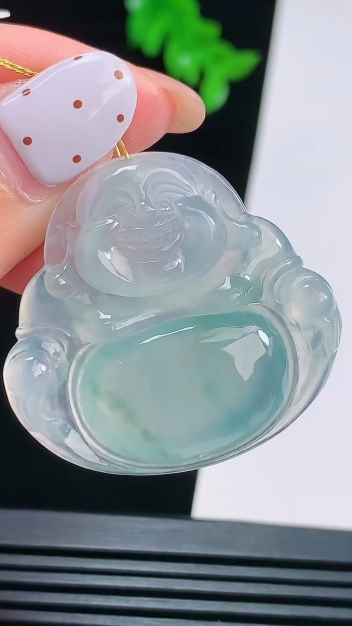 天然A货翡翠种飘花佛公吊坠，尺寸33.5-35.6-5.2 重量:9.43g
8月22日