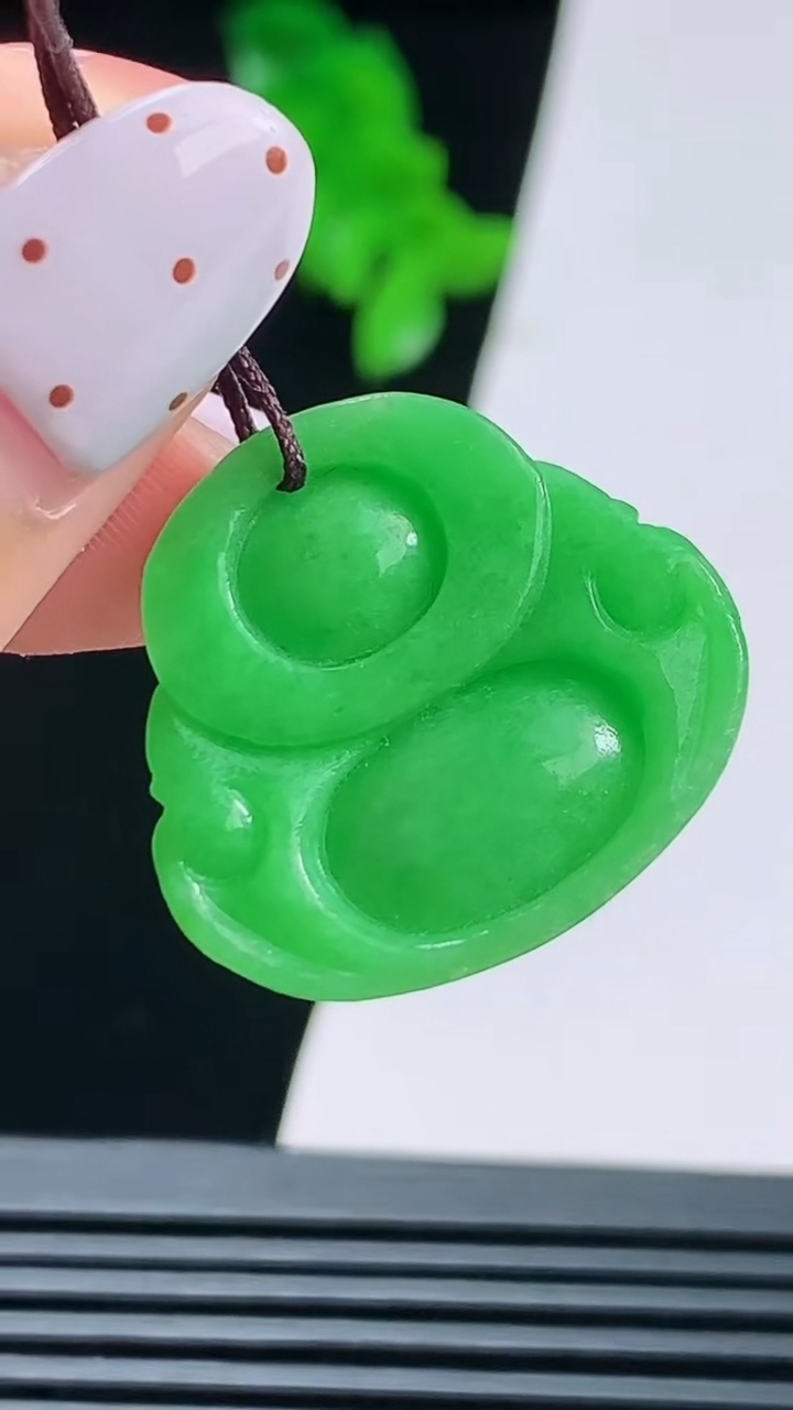 天然A货翡翠佛公吊坠，尺寸22.5-25-5.5 重量:4.40g
8月22日