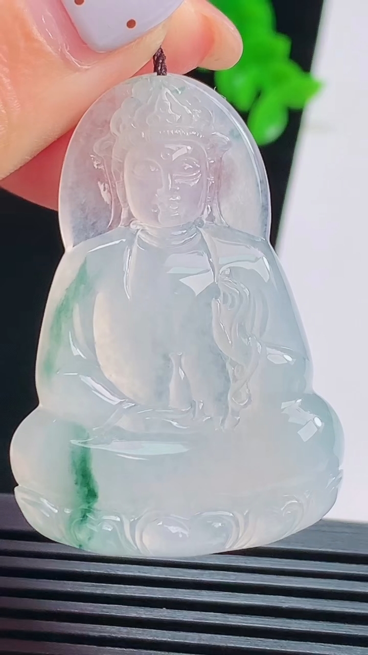 天然A货翡翠种飘花素衣观音吊坠，尺寸46.6-32.5-5.2 重量:14.3g
8月22日