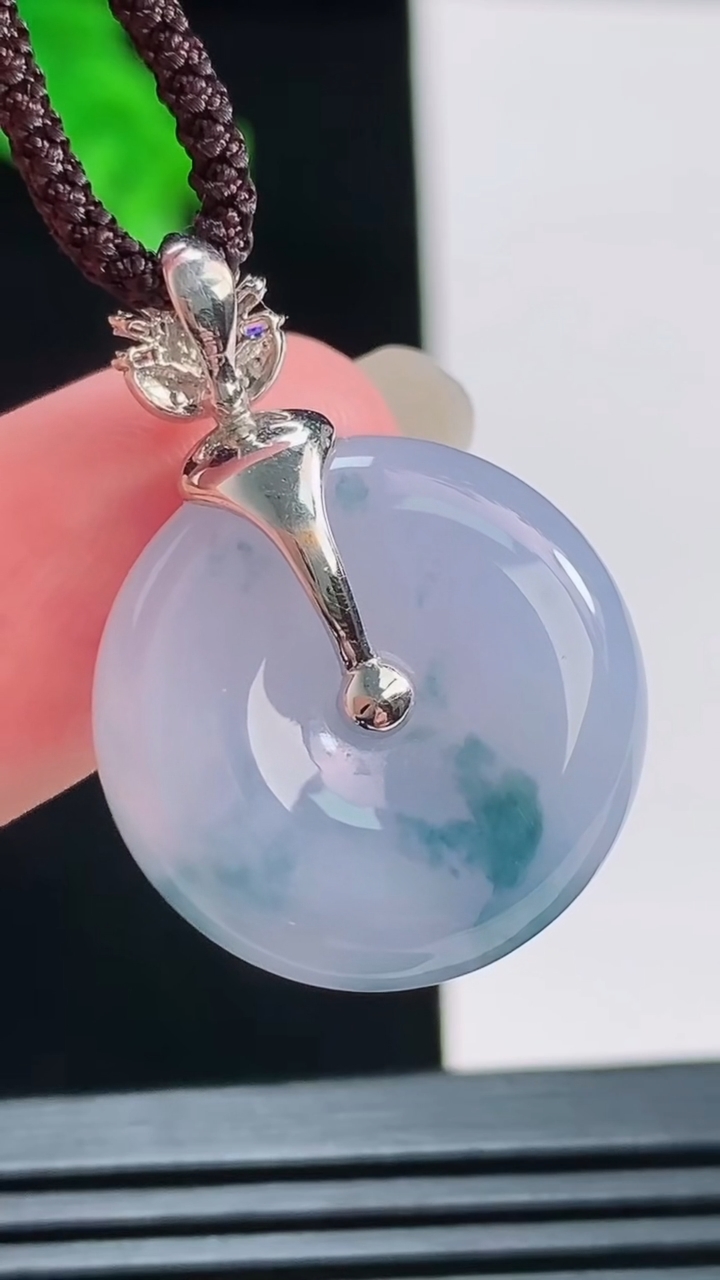 天然A货翡翠种紫罗兰 飘花平安扣吊坠，尺寸21-7.3重量:8.56g
8月22日