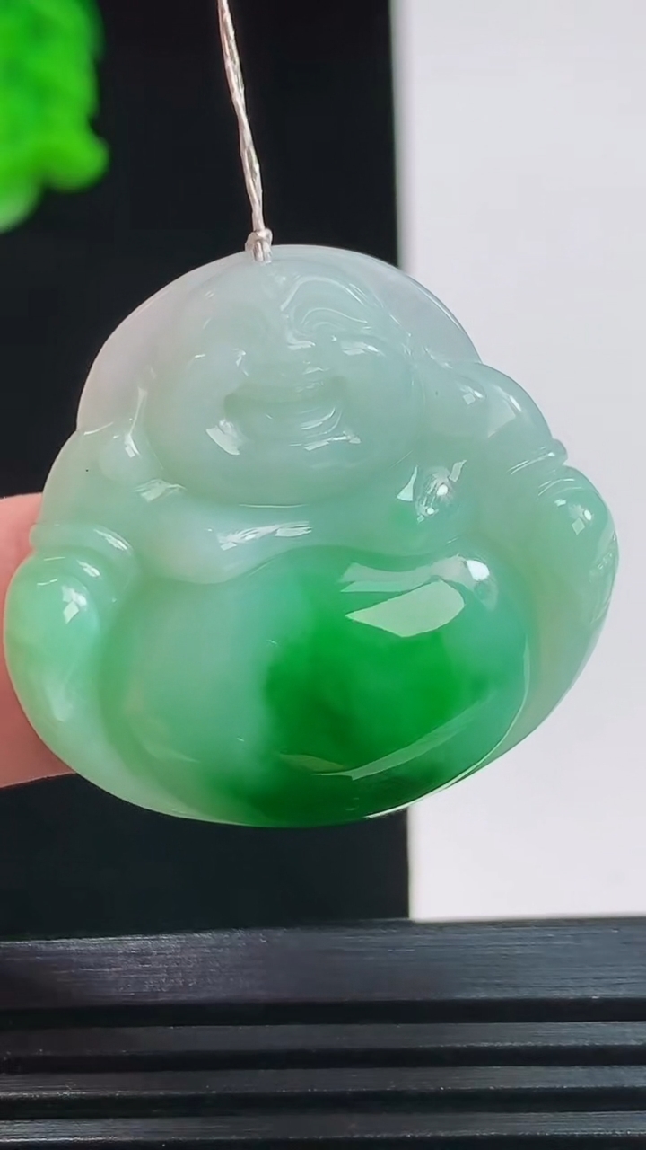 天然A货翡翠佛公吊坠，尺寸30-32-6.2重量:9.05g
8月23日