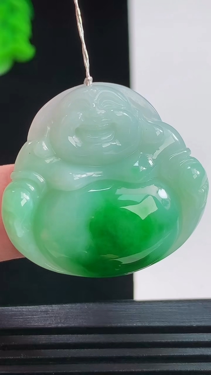天然A货翡翠佛公吊坠，尺寸30-32-6.2重量:9.05g
8月23日