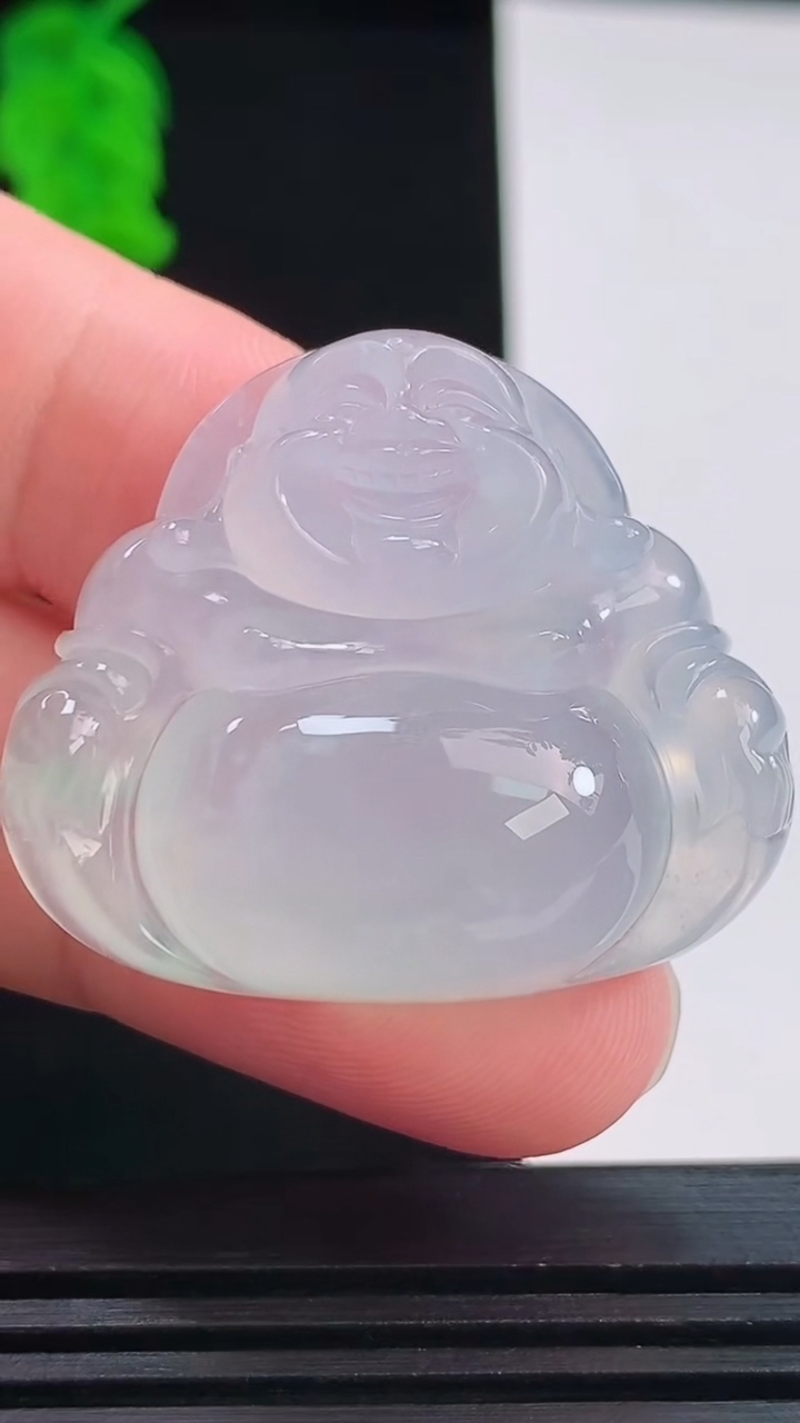 天然A货翡翠佛公吊坠，尺寸30.5-35.8-11.6重量:20.16g
8月23日