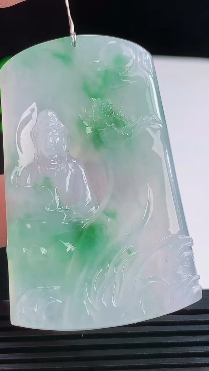 天然A货翡翠山水大势至观音菩萨吊坠，尺寸58-36-5.6重量:29.92g
8月23日