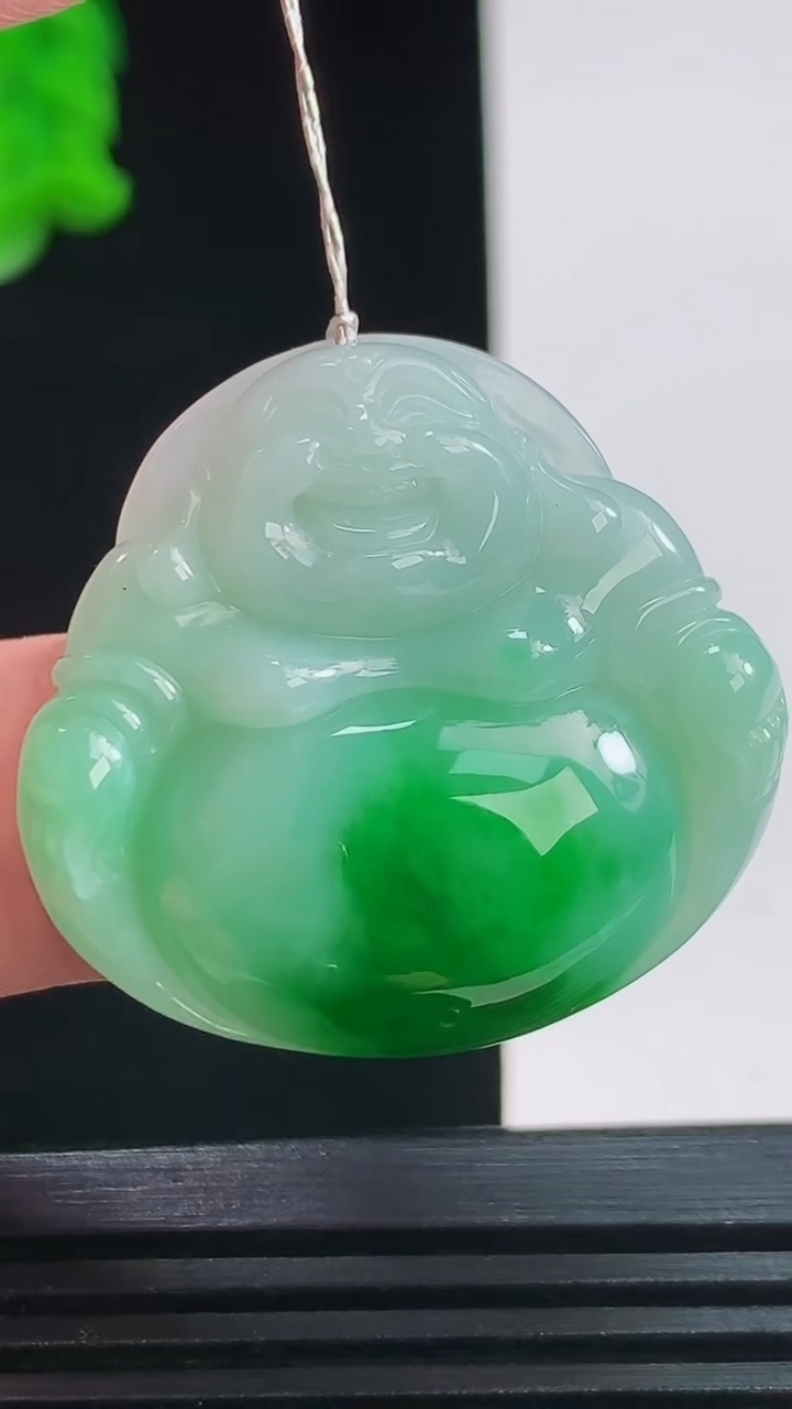 天然A货翡翠佛公吊坠，尺寸30-32-6.2重量:9.05g
8月23日