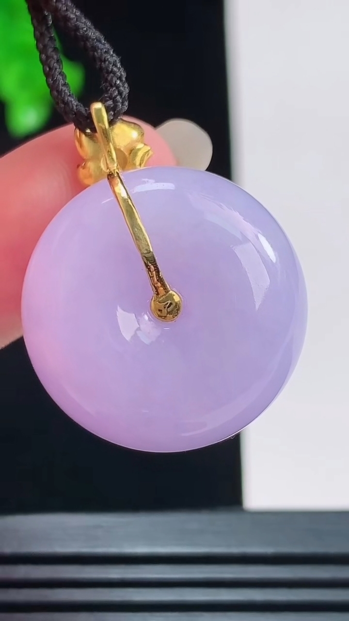 天然A货翡翠18k金紫罗兰平安扣吊坠，尺寸23.2-12.8重量:15.00g
8月23日