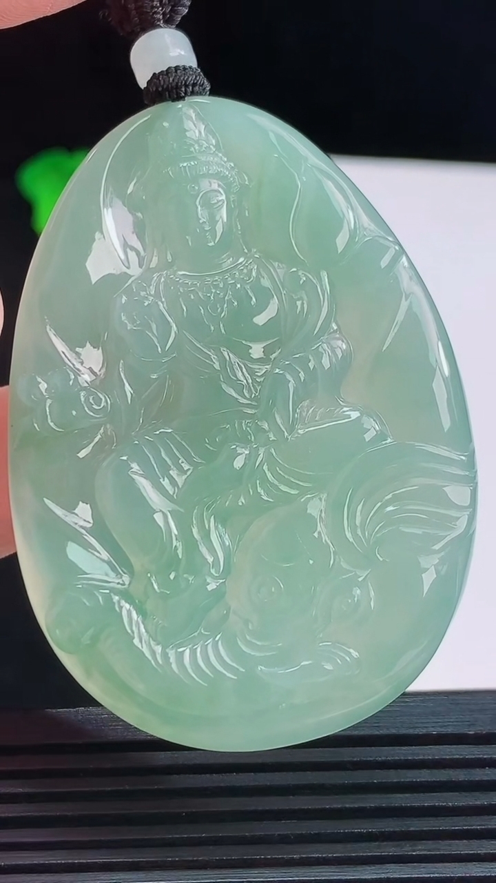 天然A货翡翠普贤菩萨吊坠，尺寸58.5-41.2-5重量:29.917g
8月24日