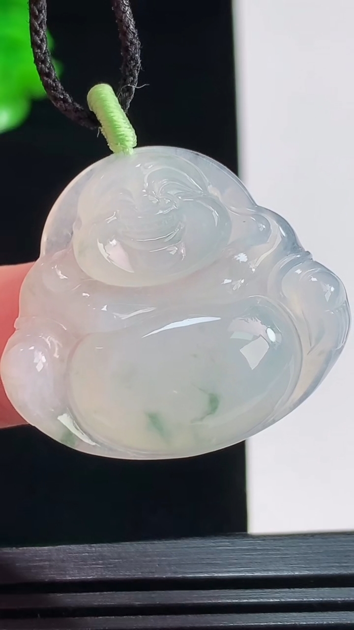 天然A货翡翠冰种飘花佛公吊坠，尺寸26.4-31.2-6.2重量:7.82g
8月26日