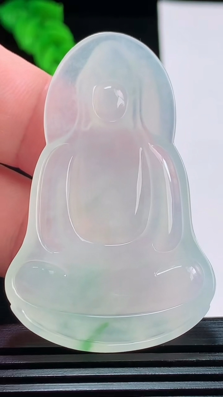 天然A货翡翠观音菩萨吊坠，尺寸52.2-33.5-5.3重量:16.21g
8月26日