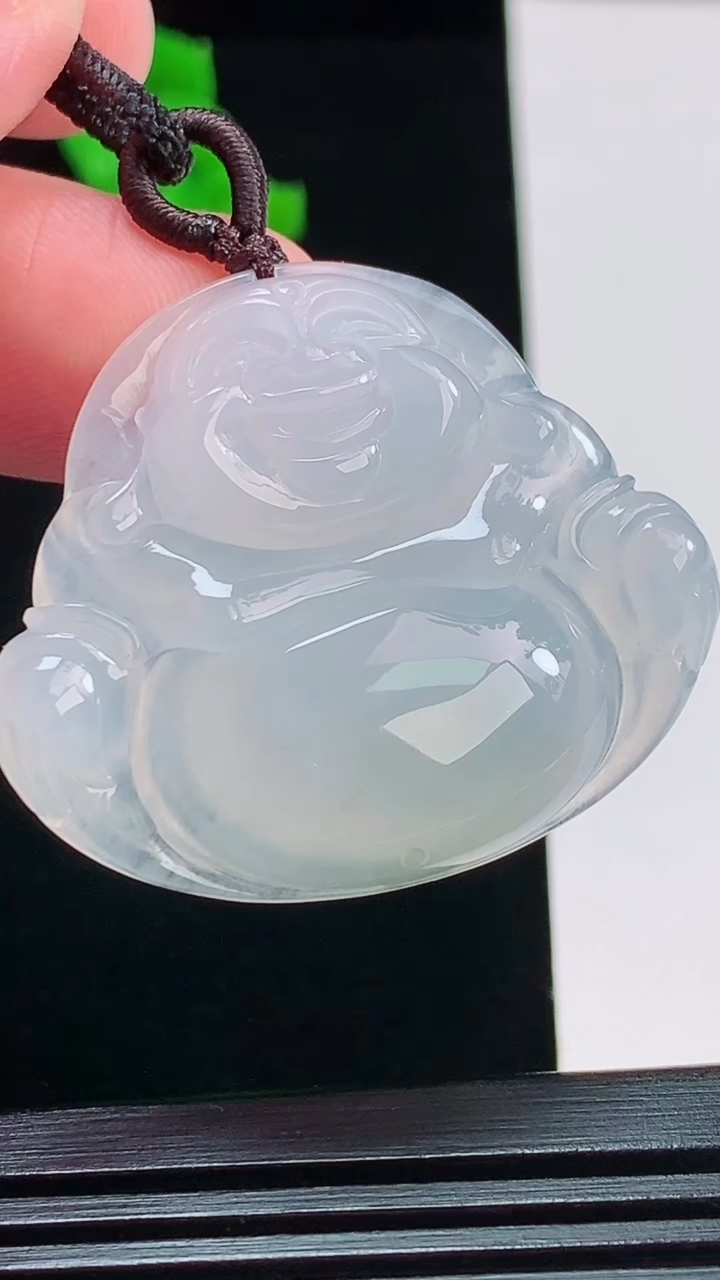 天然A货翡翠佛公吊坠，尺寸32.8-39.7-6.9重量:12.86g
8月26日