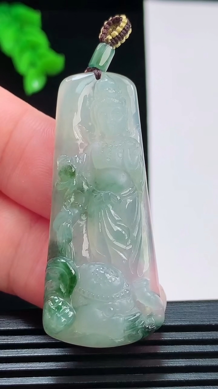 天然A货翡翠冰种飘花普贤菩萨吊坠，尺寸48.3-20.4-6.7重量:12.11g
8月26日