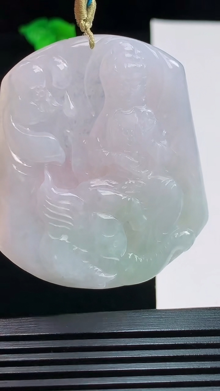 天然A货翡翠冰种飘花普贤菩萨吊坠，尺寸53.4-45.4-5.4重量:26.61g
8月26日