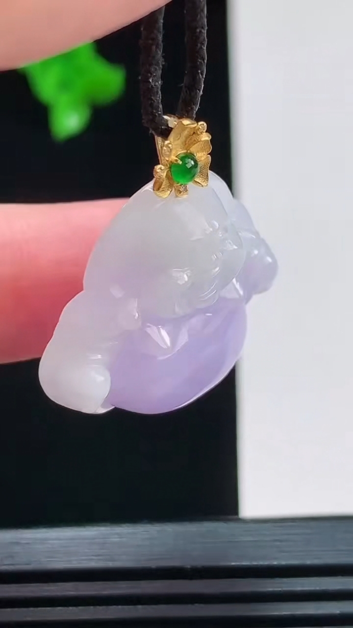 天然A货翡翠18k金紫罗兰佛公吊坠，尺寸24-26.3-8.6重量:8.00g
8月26日